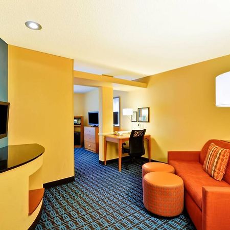 Fairfield Inn & Suites Dallas Medical/Market Center Екстер'єр фото